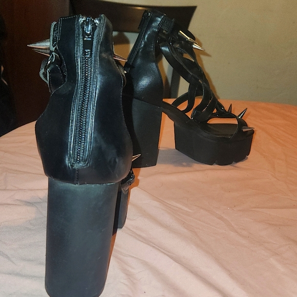 Widow Vegan Leather Studded Pentagram Shoes - Picture 5 of 5